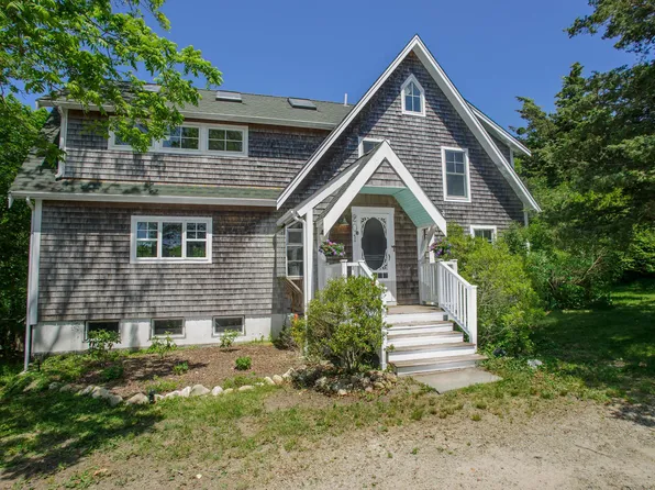 201 Spring St, Tisbury, MA 02568