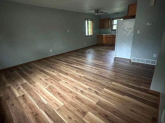 3rd image of 803 Walnut St