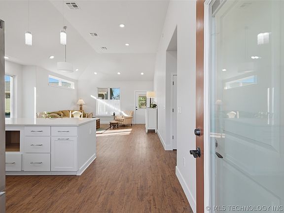 3rd image of 7141 S Quincy Ave #5
