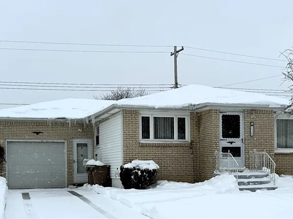 130 Patricia Ln, Cheektowaga, NY 14227