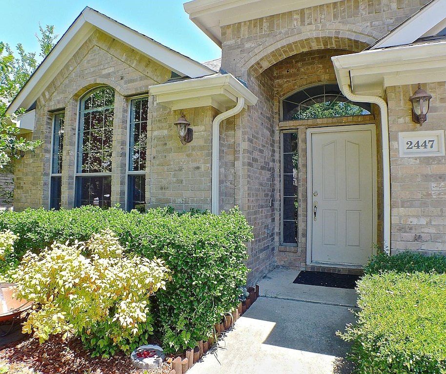 2447 Beachview Dr, Grand Prairie, TX 75054 Zillow