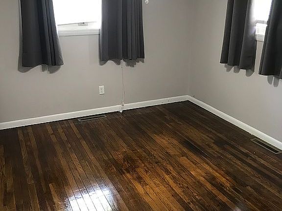 4th image of 2429 Marion Ave
