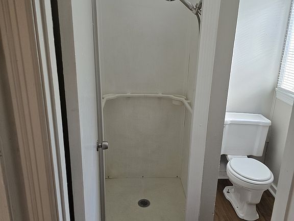 3rd image of 3950 S Dixie Rd #7