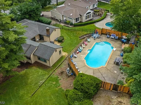 25 N Hillside Ave, Livingston Twp., NJ 07039