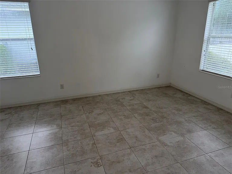 11858 Forest Park Cir — Photo 8