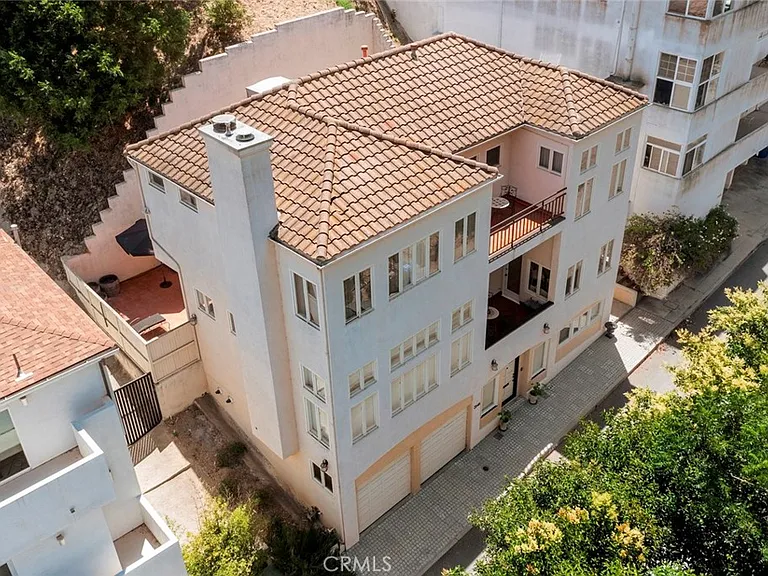 3546 Dixie Canyon Pl — Photo 20