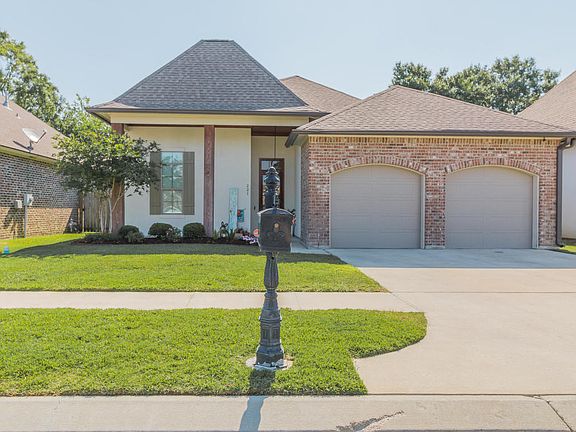 3rd image of 221 Country Park Dr