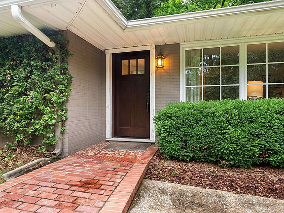 3rd image of 428 Windsor Dr