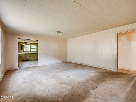 5th image of 235 Gun Ridge Rd