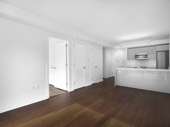 3rd image of 400 W 113th St APT 1614