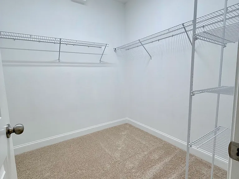 Master Bed Room Walk-in Closet