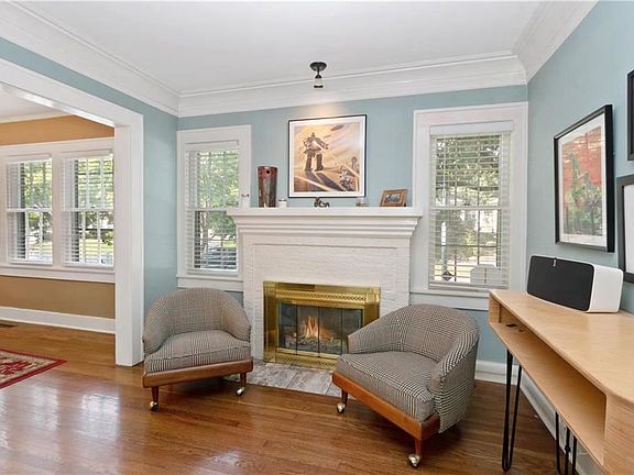 3rd image of 6126 Kenwood Ave