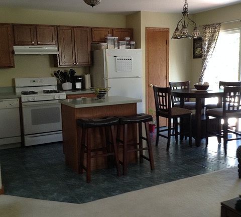 3rd image of 11030 W 72nd St