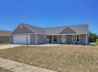 503 Red Bud Dr, Mahomet, IL 61853