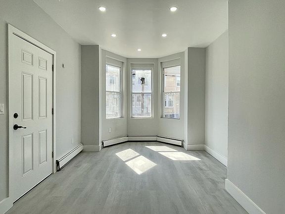 4th image of 84A Virginia Ave #1A