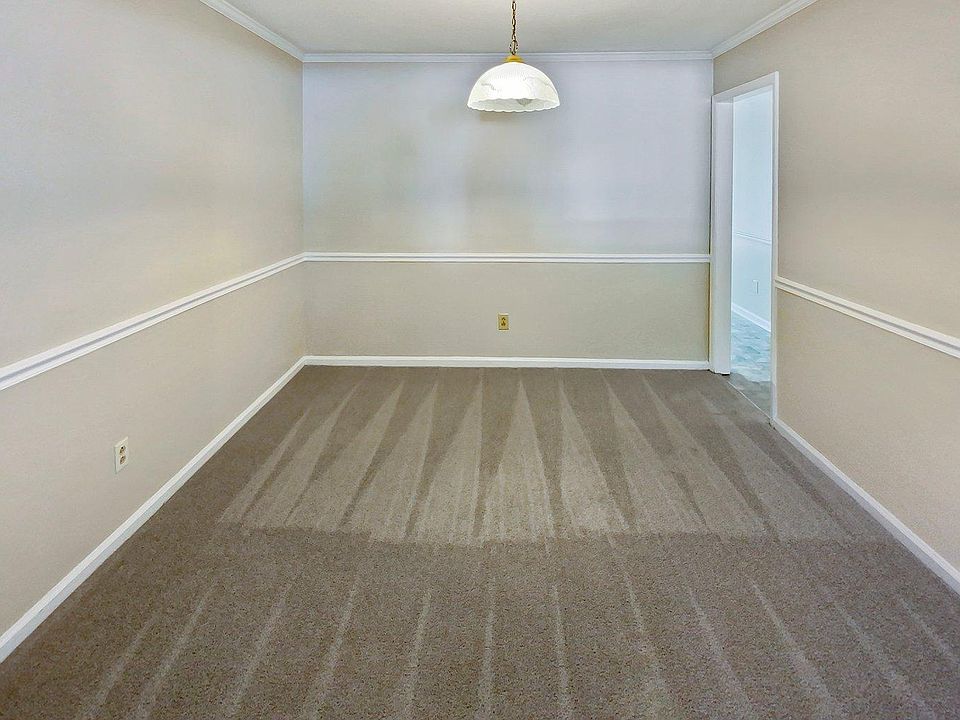 1st image of 8304 Summerglen Cres