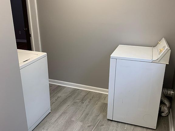5th image of 209 W Pine St APT 1