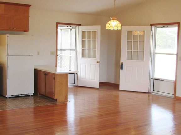 4th image of 868 Daisy Payne Ln