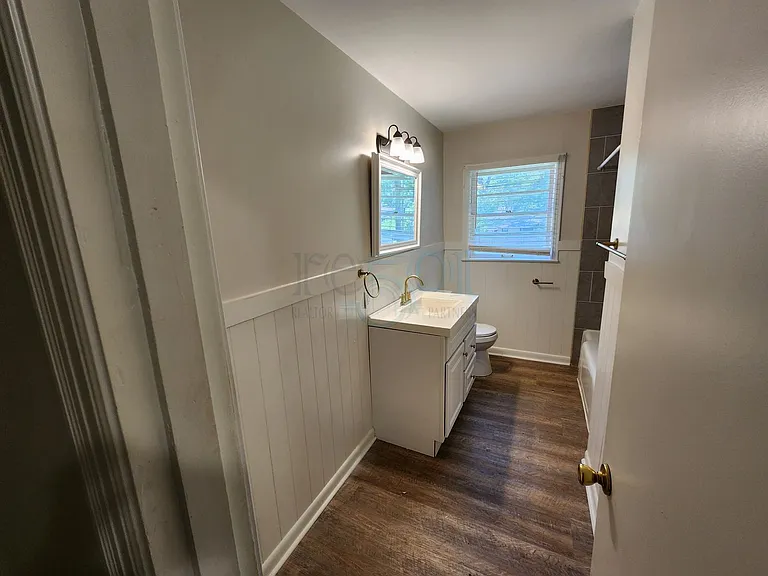 7520 W Markham St — Photo 36