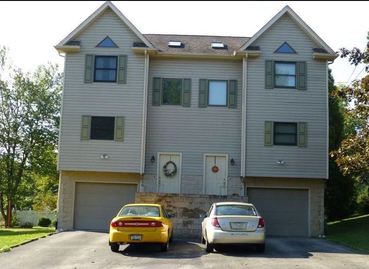2 bed, 1.5 bath, 1300 sqft, $1,450 — Photo 1