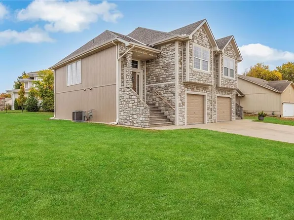 22415 W 76th Ter, Shawnee, KS 66227