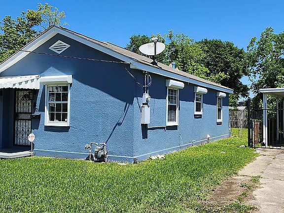 2nd image of 8515 Palm St