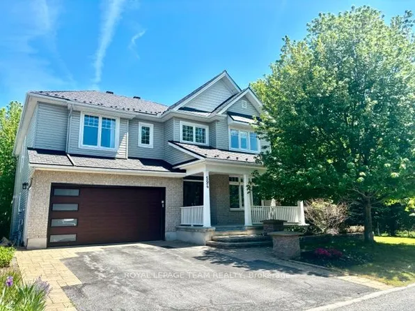 594 Overland Dr, Ottawa, ON K2S 0T1