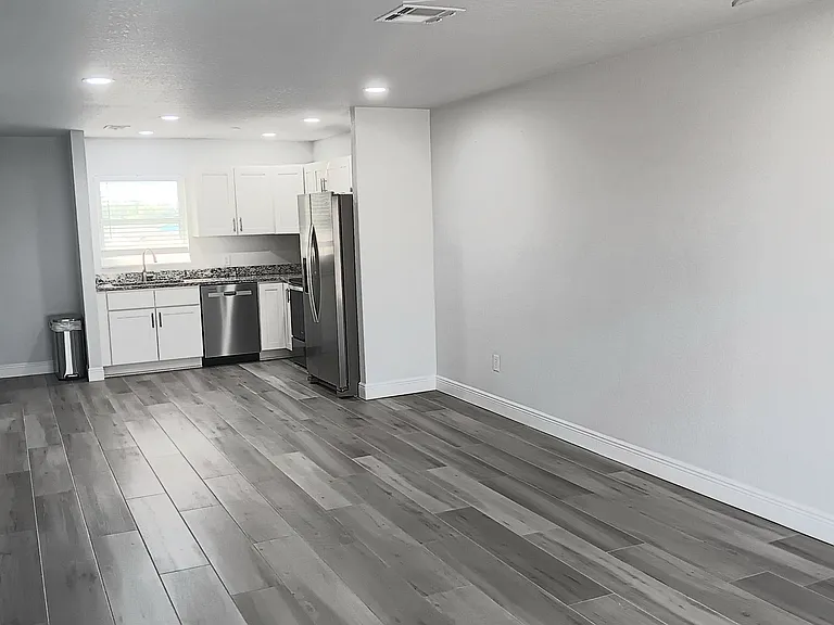 14506 Tamiami Trl — Photo 1