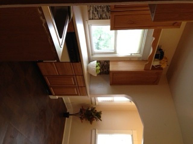 1st image of 136 E Maplewood Ave