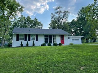 105 Robin Hill Ln, Ballwin, MO 63021