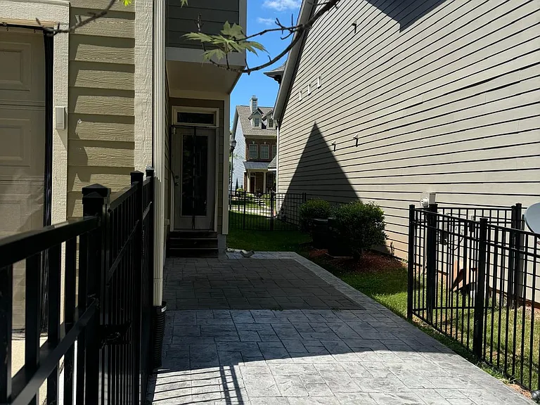 1637 Legendary Ln — Photo 23