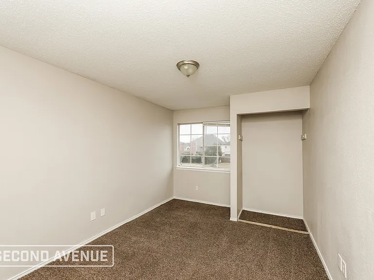 12931 Parker Ct — Photo 16