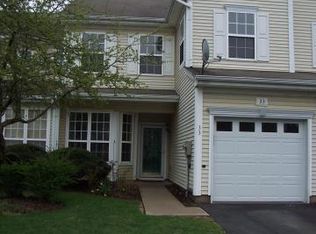 53 Woods Edge Ct, Parlin, NJ 08859
