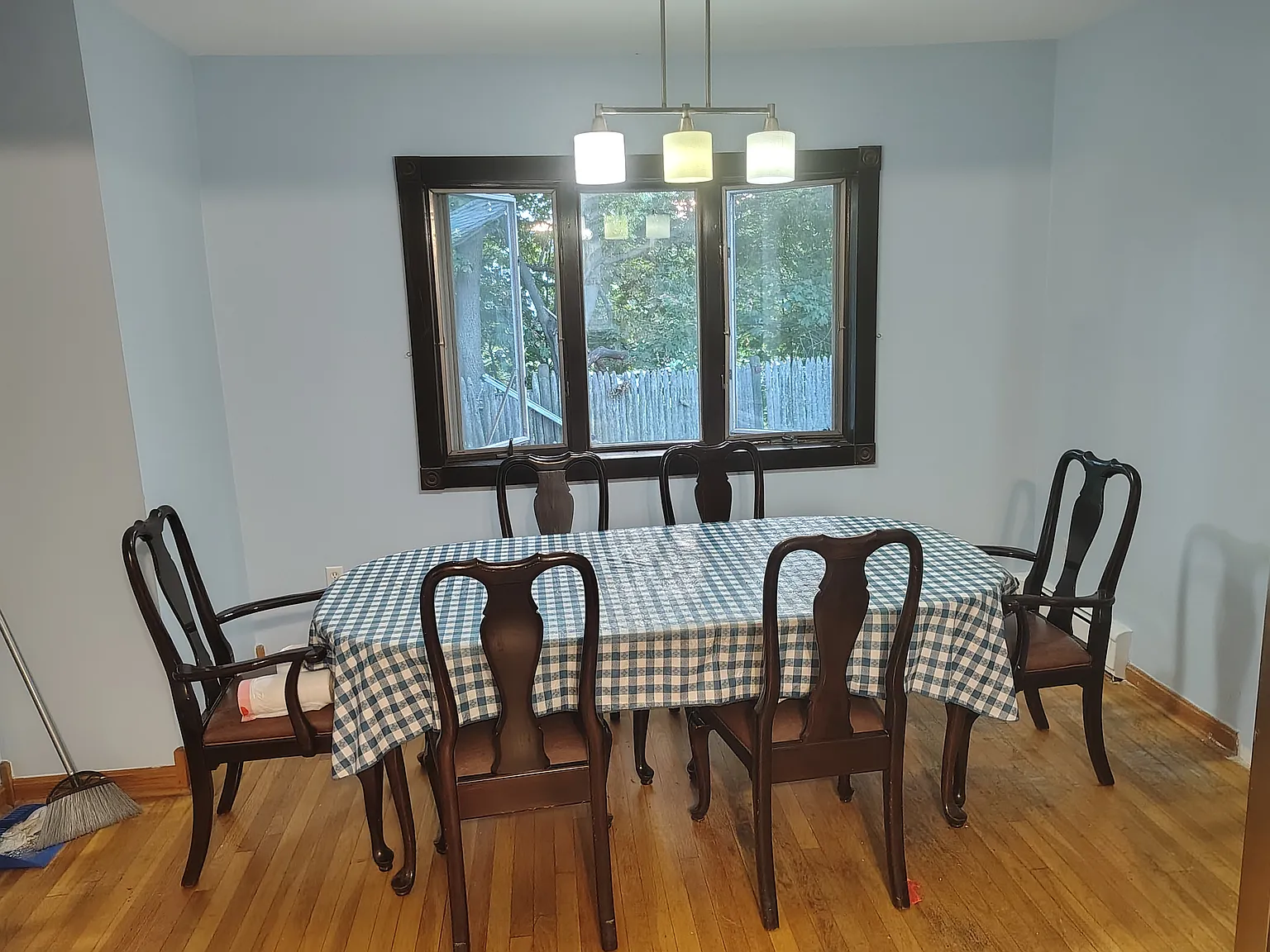 4 bed, 1702 sqft, $3,000 — Photo 2