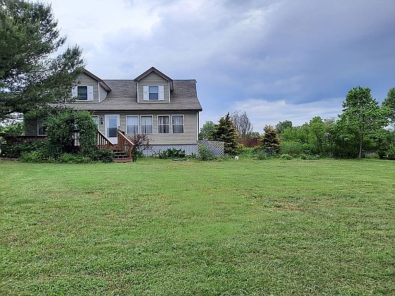 2nd image of 402 Dubb Ln