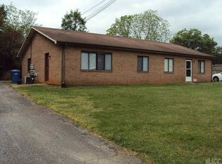498 14th Ave NE APT A, Hickory, NC 28601
