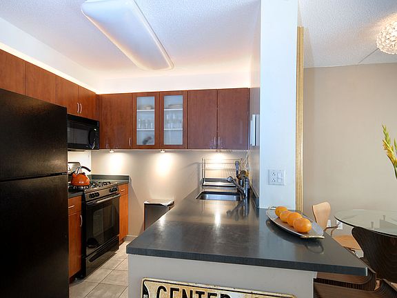 2nd image of 68 Bradhurst Ave APT 5U