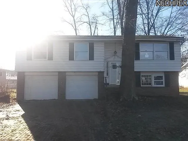 1937 Arthur Dr NW photo 1