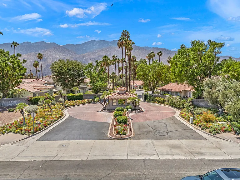 505 S Farrell Dr #D20 — Photo 35