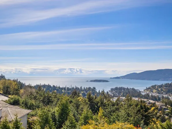 4791 Westwood Pl, West Vancouver, BC V7S 3C1