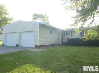 1303 1411th Ave, Lincoln, IL 62656