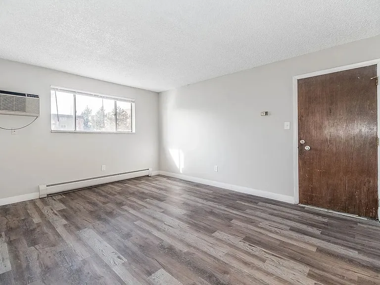 Caravelle Apartments — Photo 16