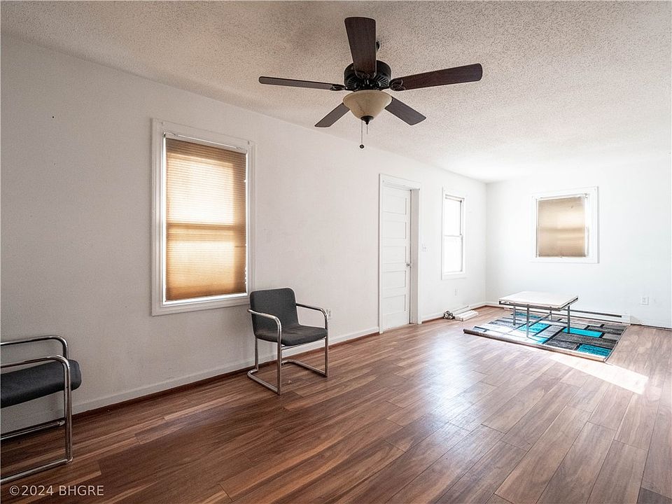 3837 Lower Beaver Rd, Des Moines, IA 50310 Zillow