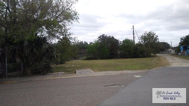 1st image of 1035 E Tyler St