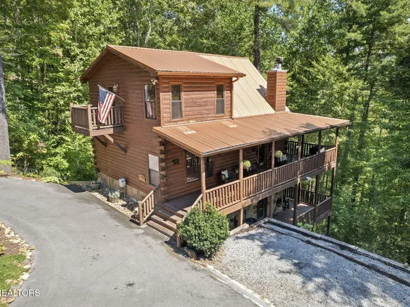 2439 Woodside Ln, Sevierville, TN 37862