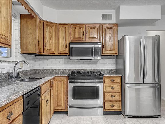 5th image of 1075 Saint Anthony Ln