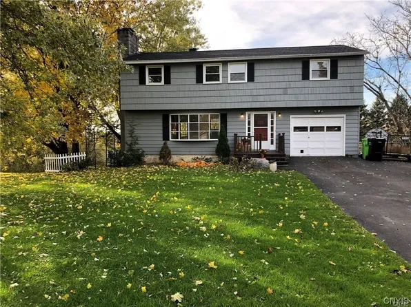 4129 Bussey Rd, Syracuse, NY 13215