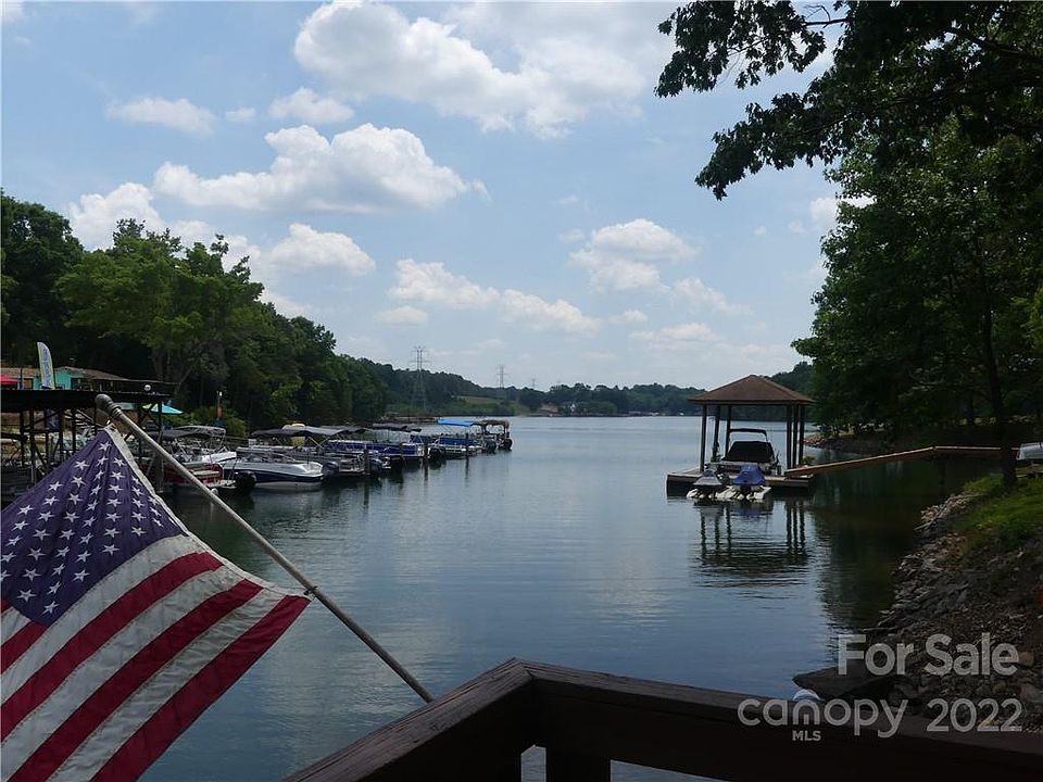 1st image of 4532 Lake Dr
