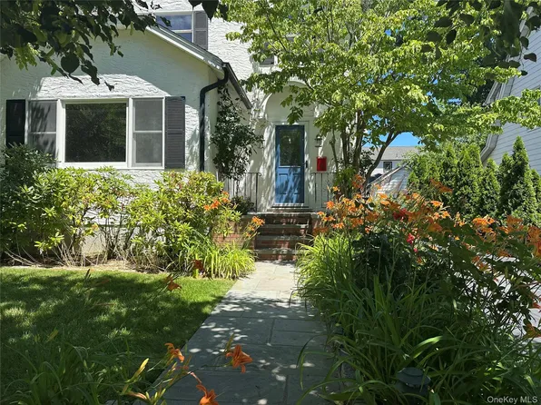 17 Cypress Avenue, Port Washington, NY 11050