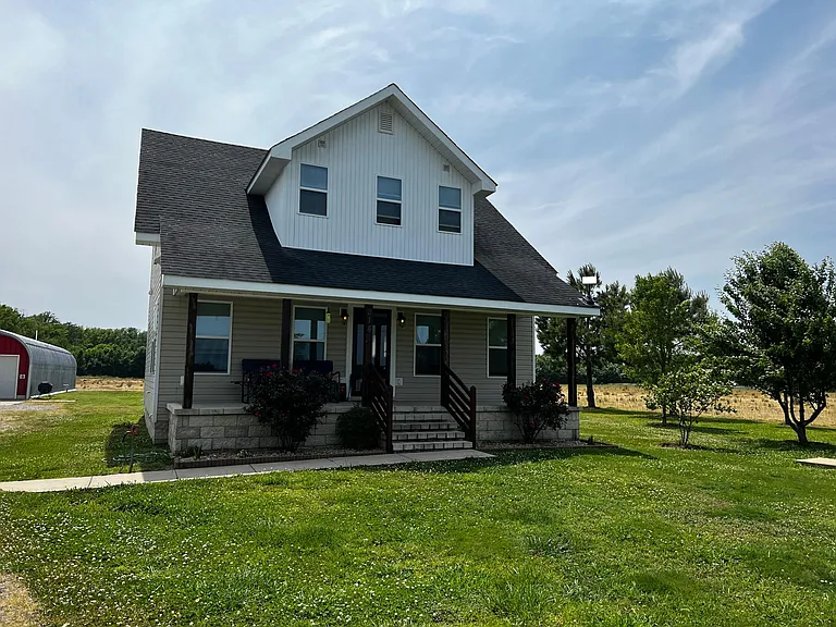 N Gregory Rd — Photo 1